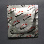Sagami 0.09 凸點 Super Dot 安全套單片獨立包裝,經典 Sagami 設計,確保品質與衛生,方便攜帶與使用。