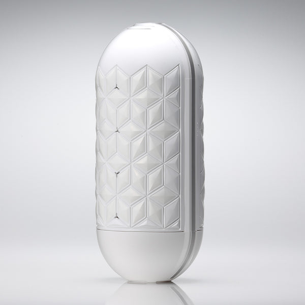 TENGA FLIP FLEX 可重複使用飛機杯,立體幾何紋路外殼設計,支援翻開清洗與靈活包覆結構