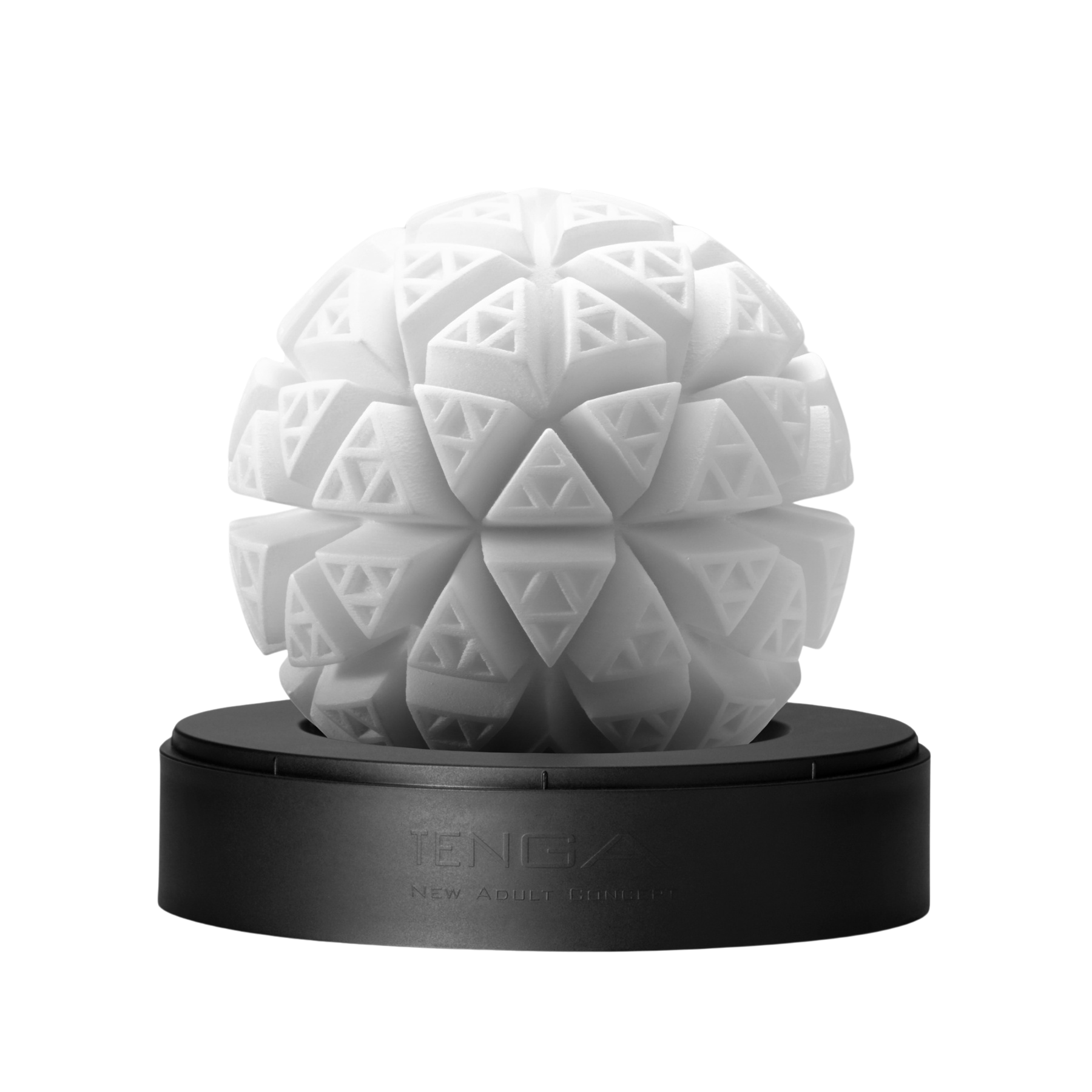 TENGA GEO Glacier 冰河球特寫,展現其幾何造型和尖銳的立體紋理設計,帶來深度刺激感。