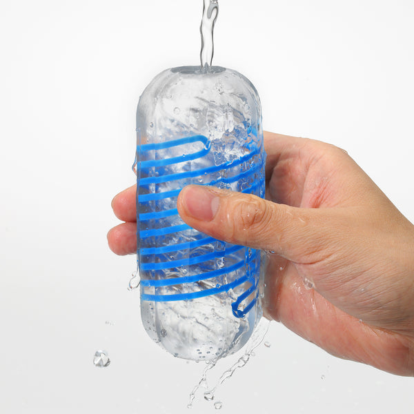 TENGA Spinner DX 飛機杯的清洗步驟,簡單沖洗即可清潔,並附專用滴水架以確保乾燥與衛生。